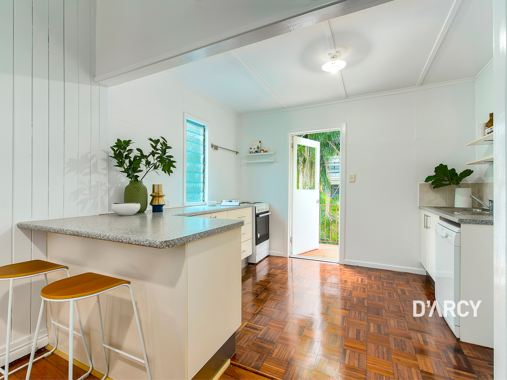 9 Shaw St, Bardon - Thumbnail 2