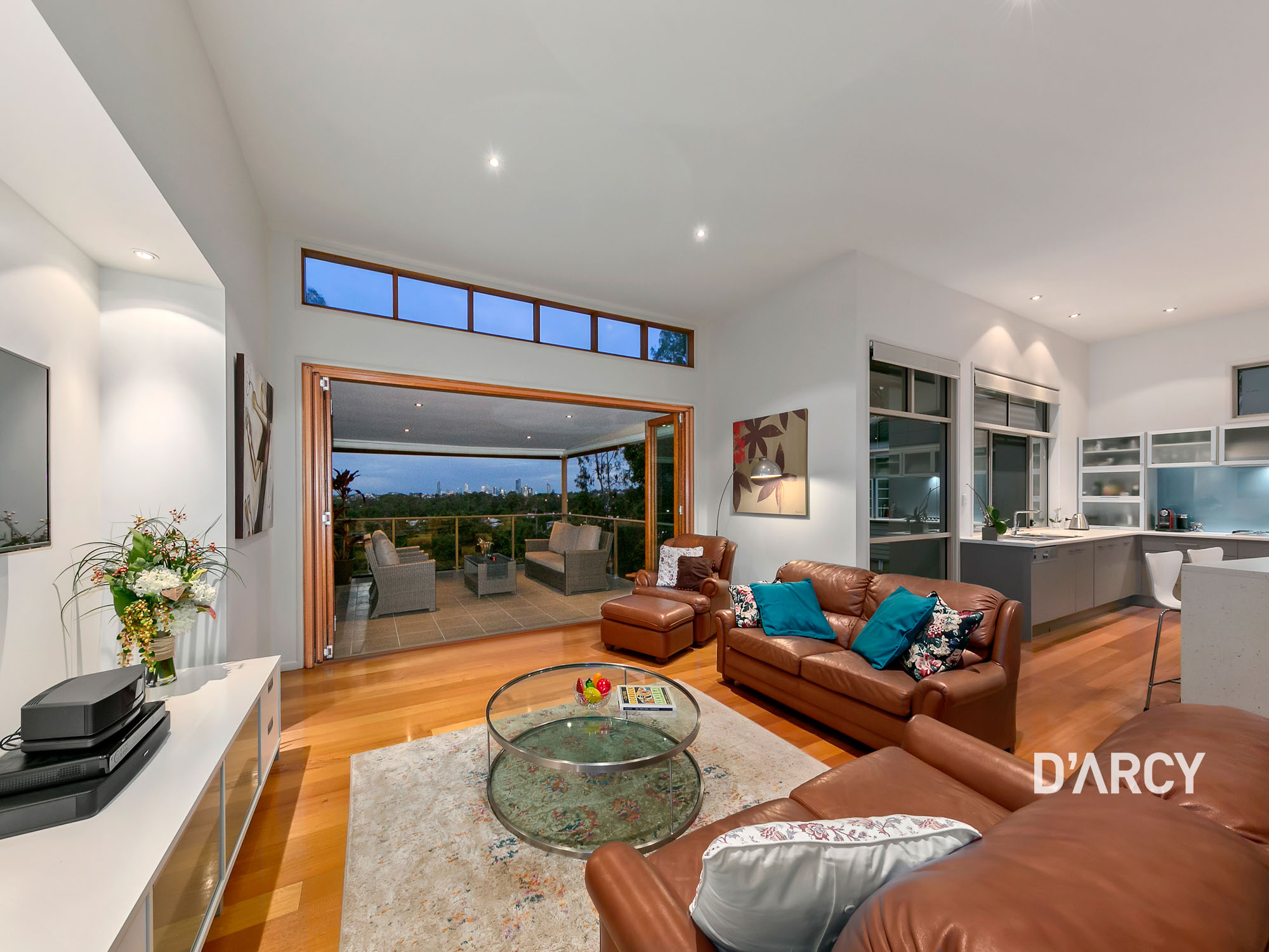 44 Grand Pd, Ashgrove - Thumbnail 2