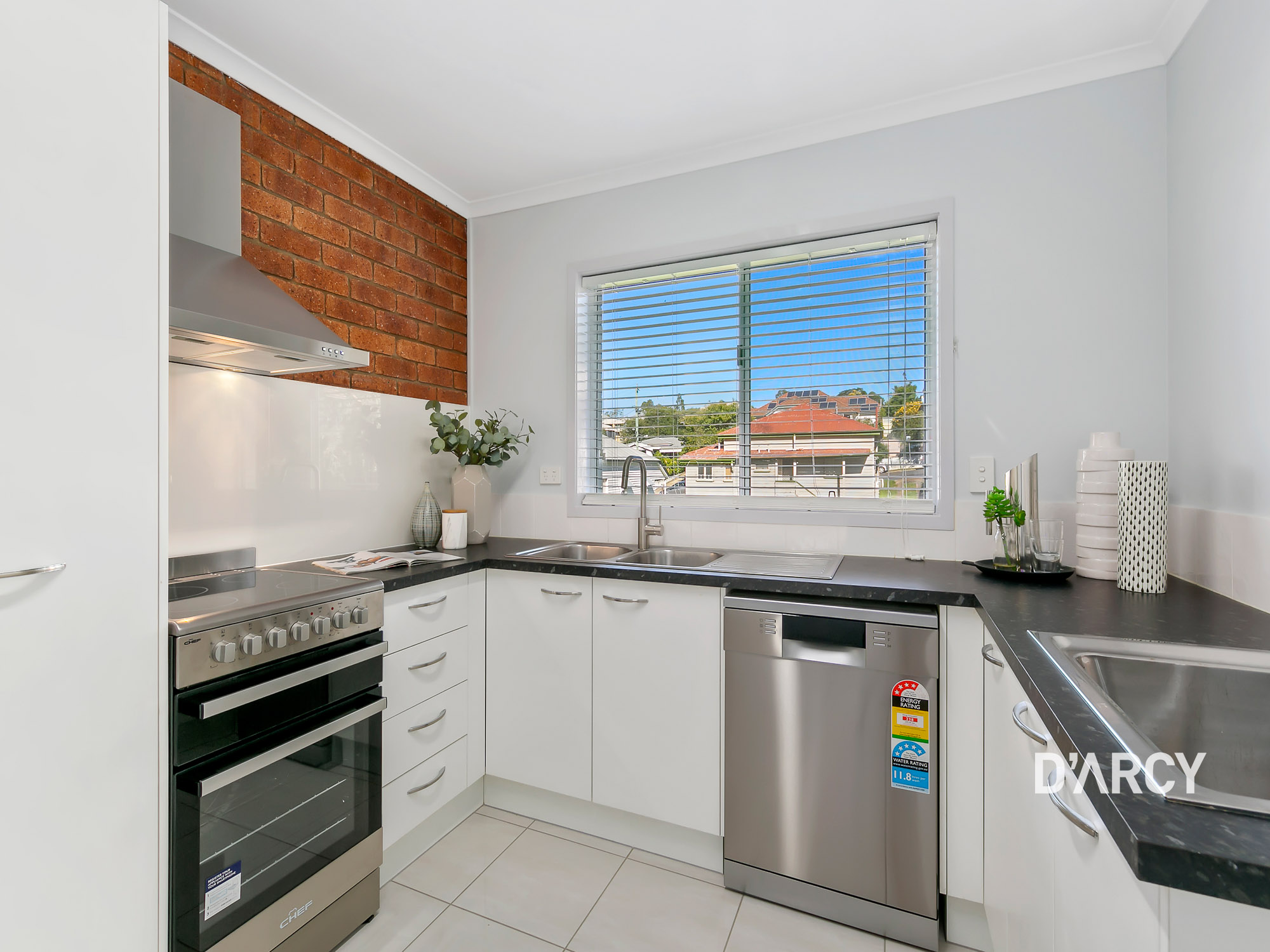 6/35 Clyde Rd, Herston - Thumbnail 3