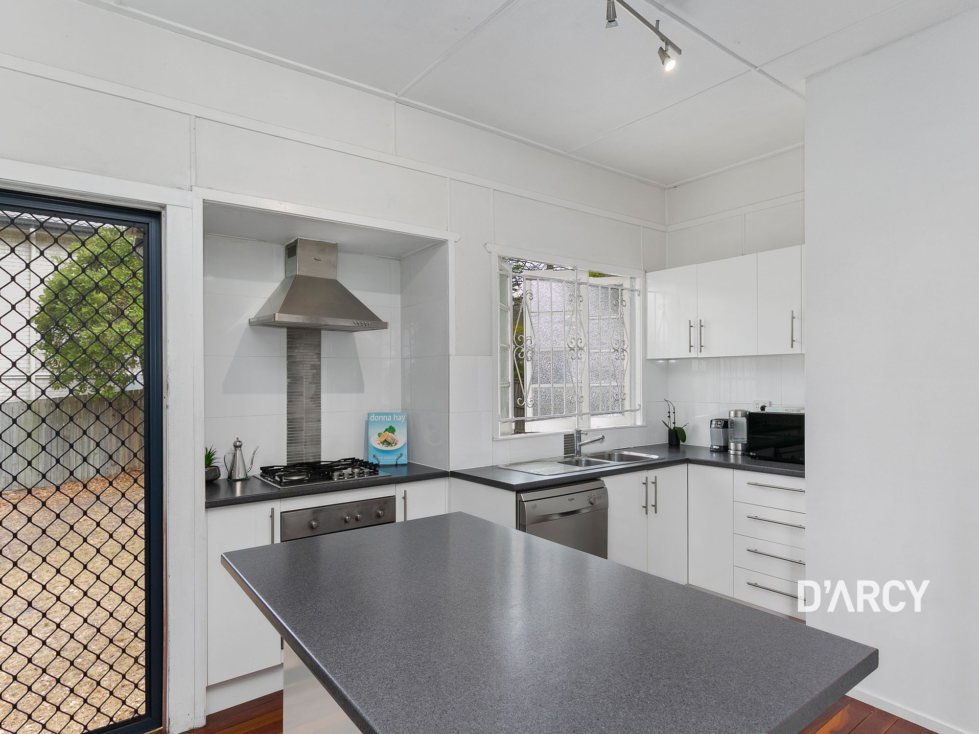 65 Baileys Rd, Ashgrove - Thumbnail 2