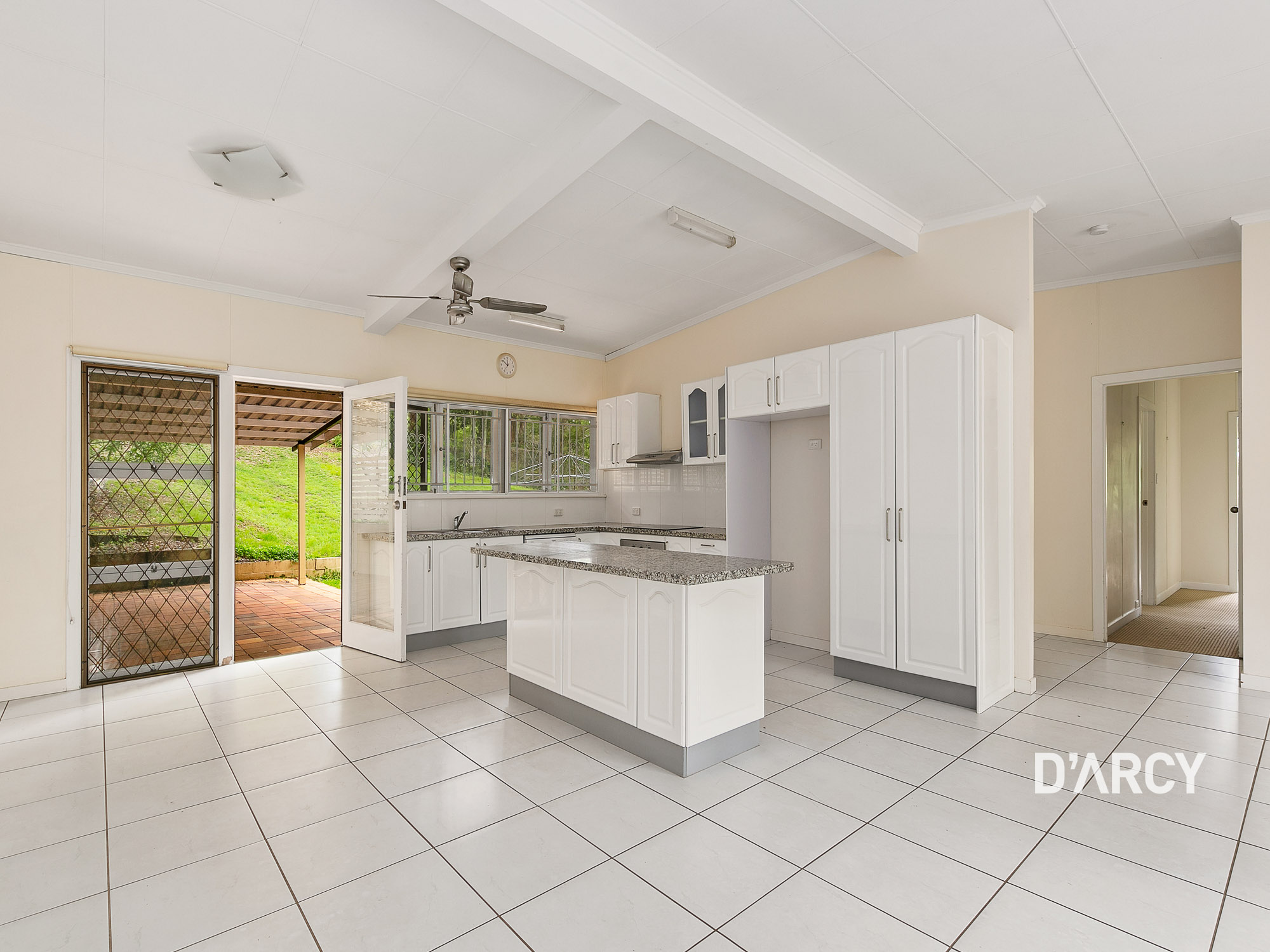 479 Simpsons Rd, Bardon - Thumbnail 2